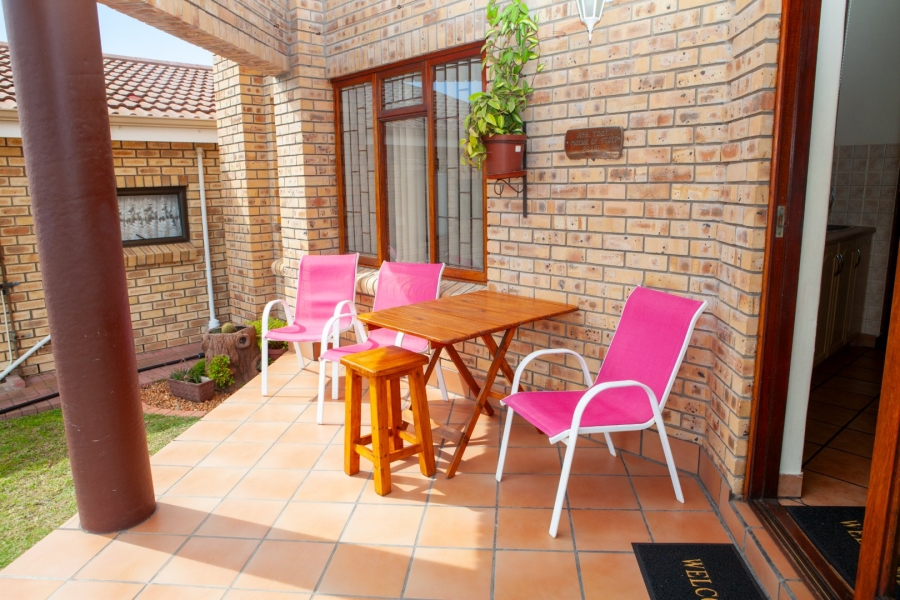 4 Bedroom Property for Sale in Southern Cross Western Cape